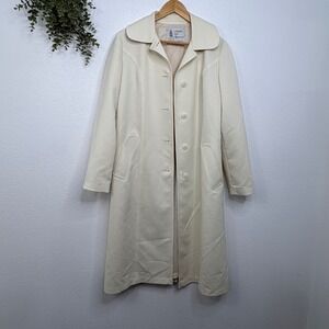 Vintage London Fog Women's cream Classic Trench Coat Size 10